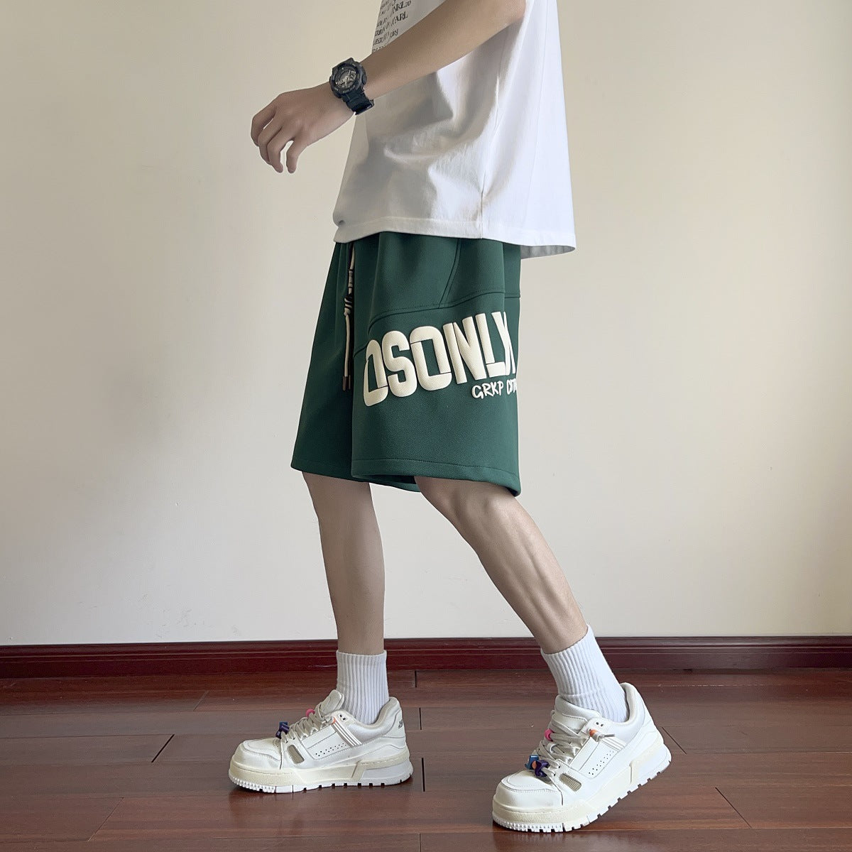 Green / M