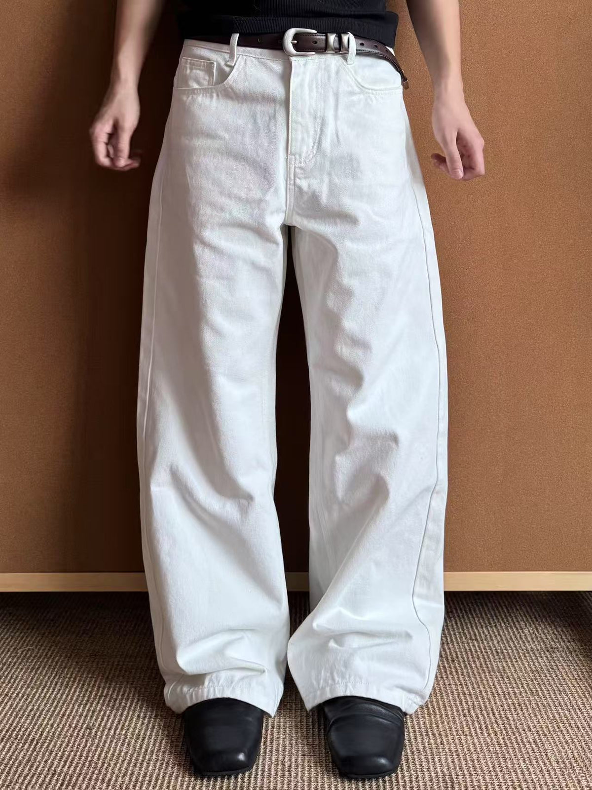 White / S